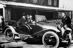 "Our first Bugatti T13". BMW Vertretung, E. Hahn-Sohne, Kriens Luzern.