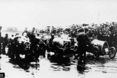 120. Type 13 International '1500' Trophy. Isle of Man 22 June 1922. (226.50 miles). Car 22: Pierre de Vizcaya (right) at the start, finished (6th), Car 27: Jaques Mones Maury (extreme left) finished 3rd. Crossley Bugattis.