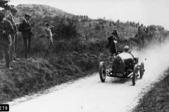 279. Type 13, Chassis # 908, Reg. XE 6132 Kop Hill, 12 April 1921. Henry Seagrave.