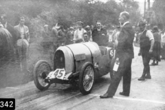 342. Type 13 Shelsley Walsh. Start line. R.A.Hossell.